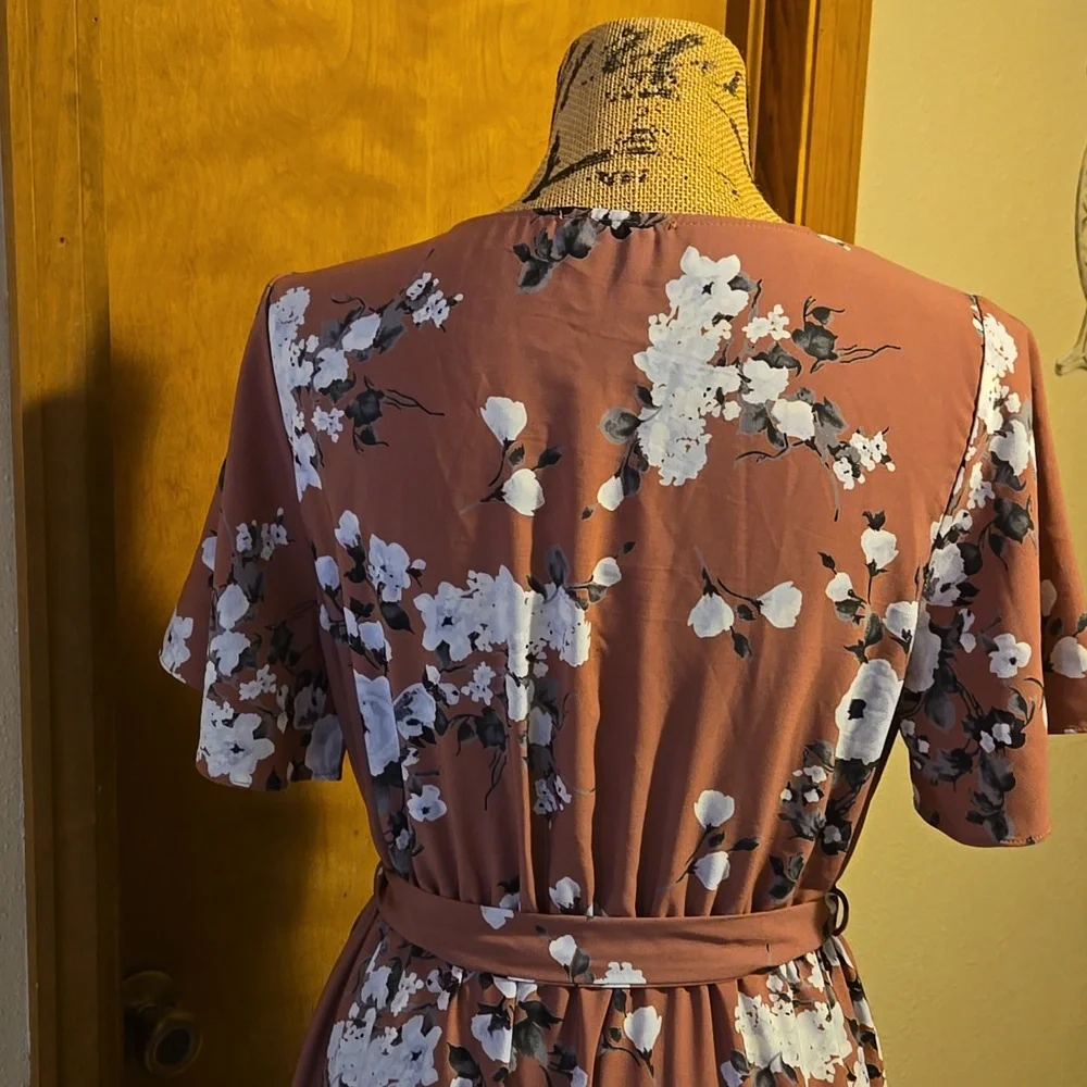 WEST KEI Floral Hi-Lo Dress in Dusty Pink - Picture 8 of 11